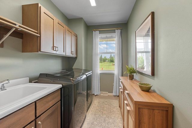 7845 W Mourning Dove LANE, Mequon, WI 53097