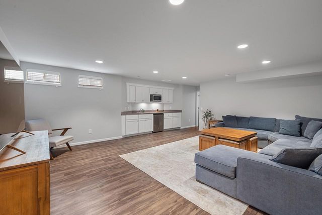 7845 W Mourning Dove LANE, Mequon, WI 53097