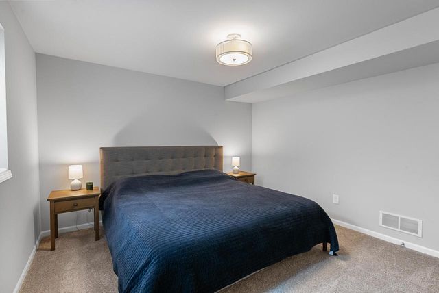 7845 W Mourning Dove LANE, Mequon, WI 53097