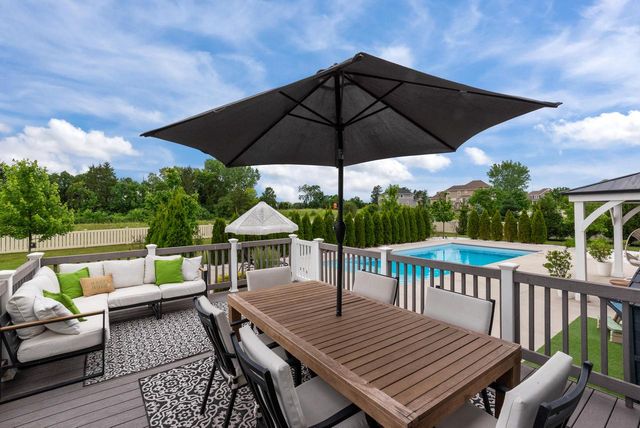 7845 W Mourning Dove LANE, Mequon, WI 53097