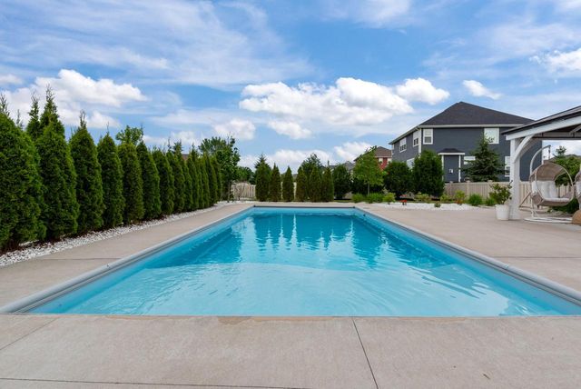 7845 W Mourning Dove LANE, Mequon, WI 53097