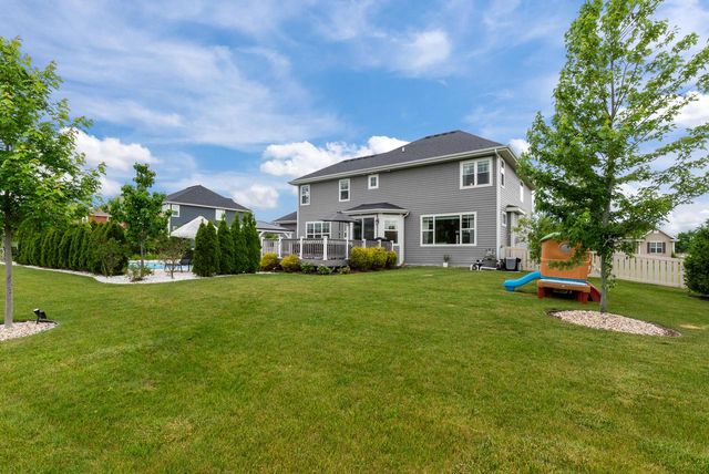 7845 W Mourning Dove LANE, Mequon, WI 53097