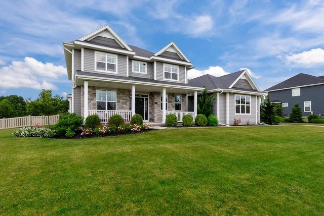 7845 W Mourning Dove LANE, Mequon, WI 53097