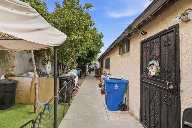 1139 E 42nd, Los Angeles, CA 90011