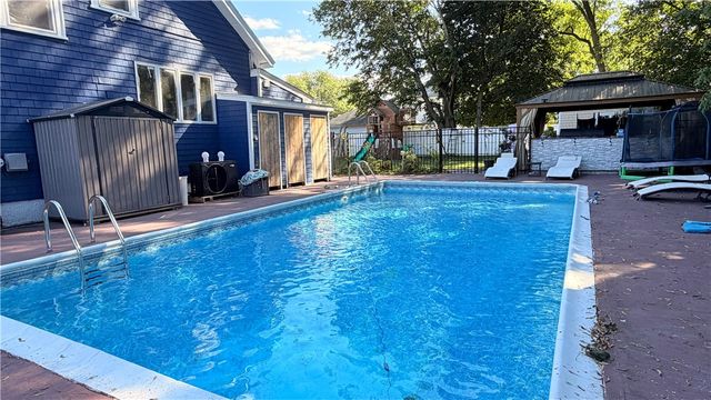 872 Main Avenue, Warwick, RI 02886