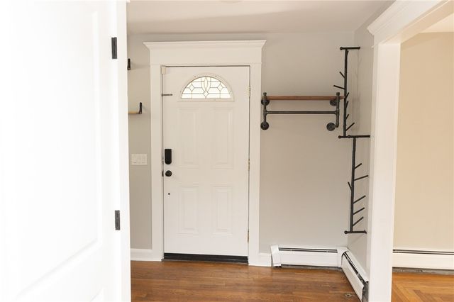 872 Main Avenue, Warwick, RI 02886