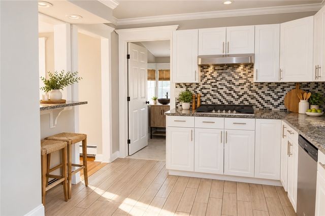 872 Main Avenue, Warwick, RI 02886