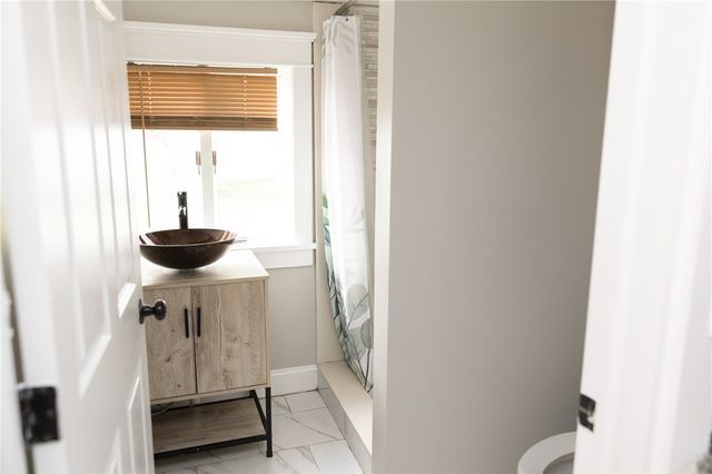 872 Main Avenue, Warwick, RI 02886