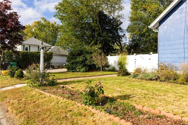 872 Main Avenue, Warwick, RI 02886