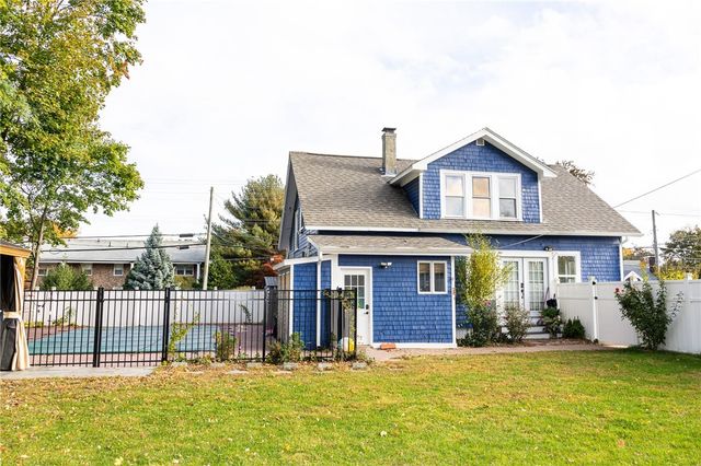 872 Main Avenue, Warwick, RI 02886