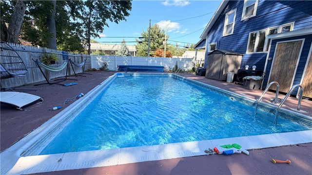 872 Main Avenue, Warwick, RI 02886