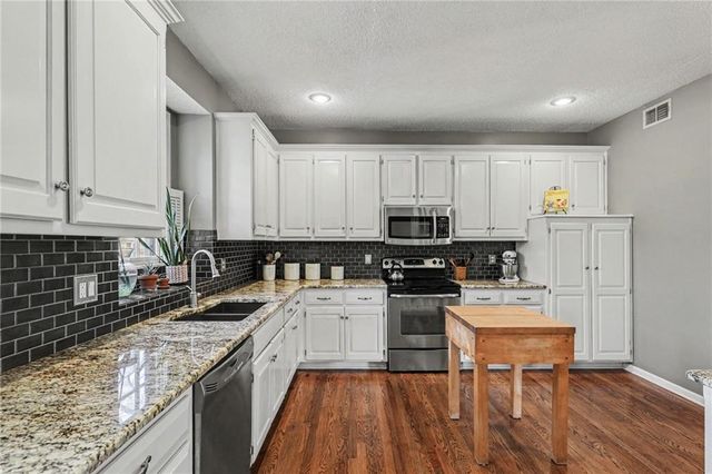 8308 W 127th Circle, Overland Park, KS 66213