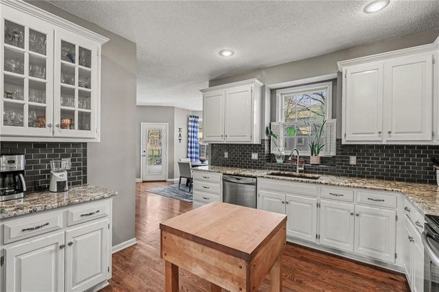 8308 W 127th Circle, Overland Park, KS 66213