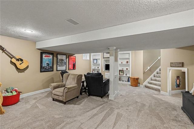 8308 W 127th Circle, Overland Park, KS 66213