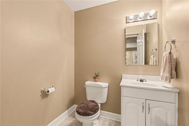 8308 W 127th Circle, Overland Park, KS 66213