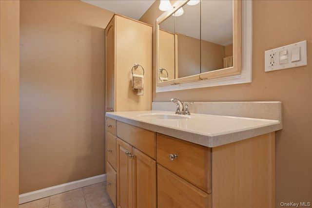 1022 White Birch Lane, Wantagh, NY 11793