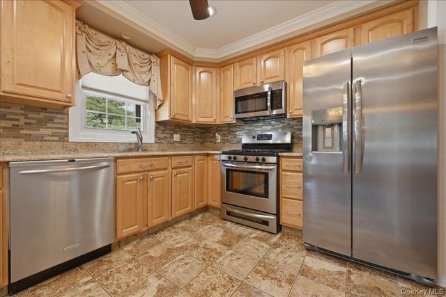 1022 White Birch Lane, Wantagh, NY 11793