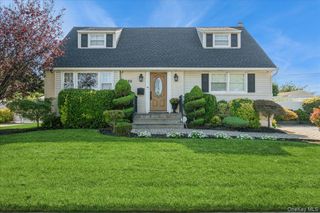 1022 White Birch Lane, Wantagh, NY 11793