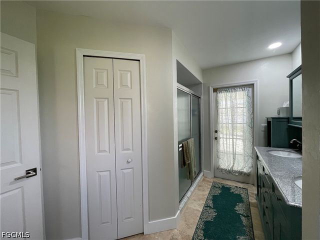 4436 SE 11th PL, Cape Coral, FL 33904