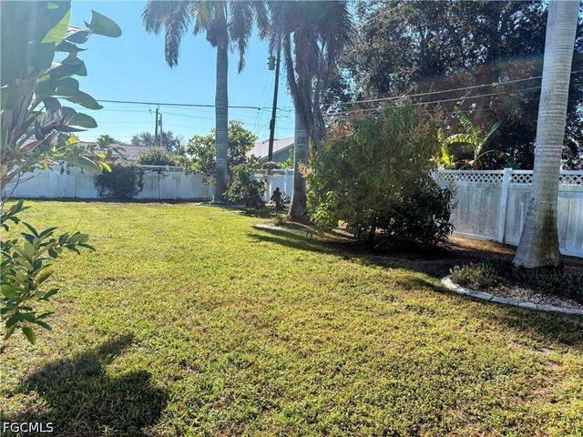 4436 SE 11th PL, Cape Coral, FL 33904