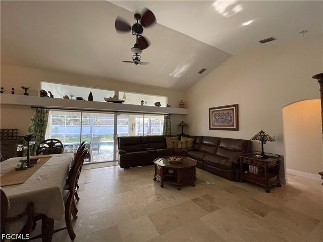 4436 SE 11th PL, Cape Coral, FL 33904