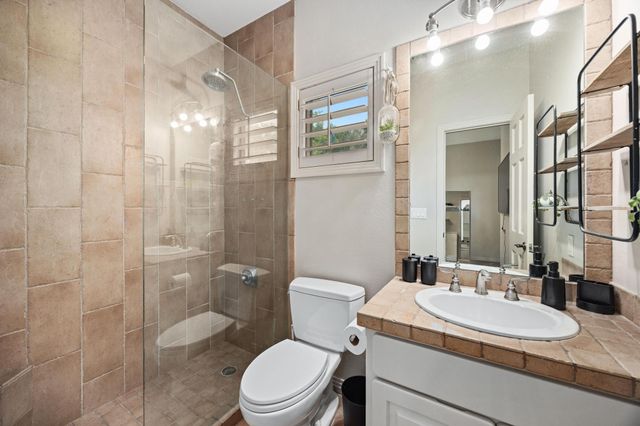 917 Challenger, Lakeway, TX 78734