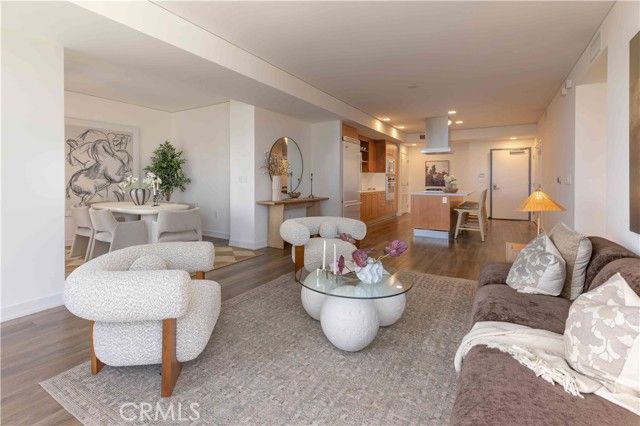 9 MacArthur Place 1006, Santa Ana, CA 92707
