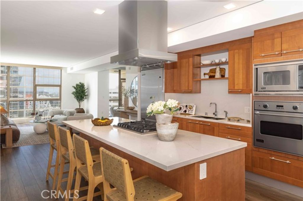 9 MacArthur Place 1006, Santa Ana, CA 92707