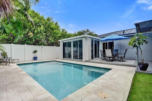 4641 NE 6th Avenue, Oakland Park, FL 33334