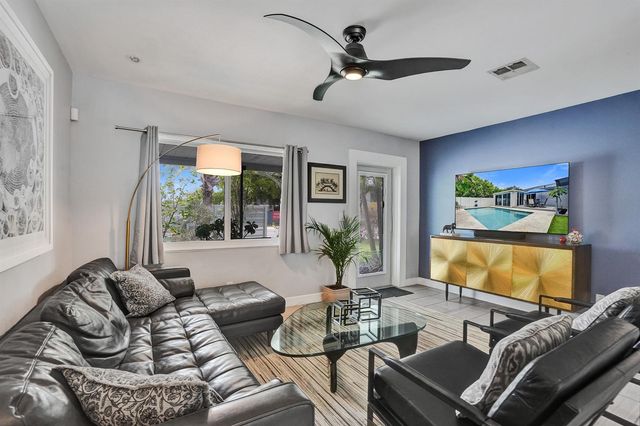 4641 NE 6th Avenue, Oakland Park, FL 33334