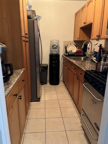 88-12 151st Avenue 3A, Howard Beach, NY 11414