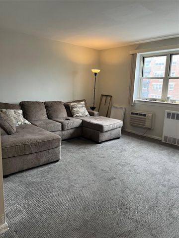 88-12 151st Avenue 3A, Howard Beach, NY 11414