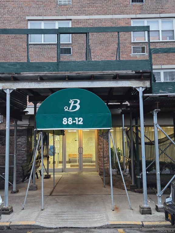 88-12 151st Avenue 3A, Howard Beach, NY 11414
