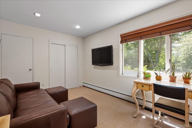 14 Pine Drive, Woodbury, NY 11797