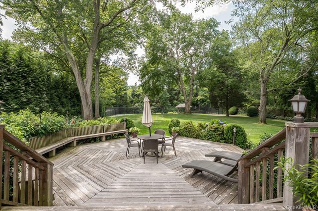 14 Pine Drive, Woodbury, NY 11797
