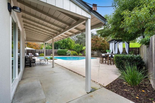 2932 Kadema Dr, Sacramento, CA 95864