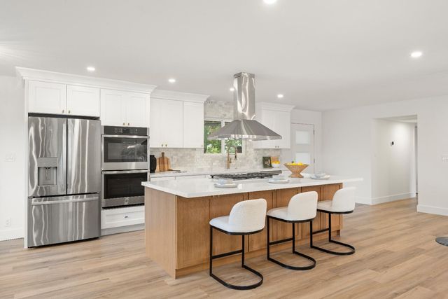 2932 Kadema Dr, Sacramento, CA 95864