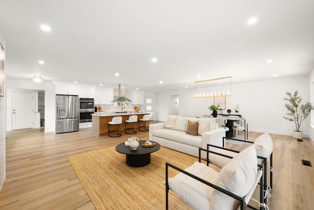 2932 Kadema Dr, Sacramento, CA 95864