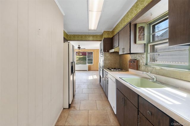 53 Sweetfield Circle, Yonkers, NY 10704