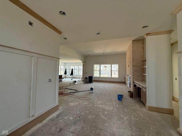 1713 Deer Creek Way, Columbus, IN 47201