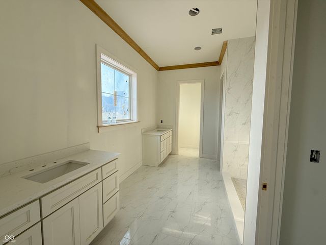 1713 Deer Creek Way, Columbus, IN 47201