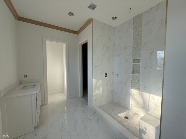 1713 Deer Creek Way, Columbus, IN 47201