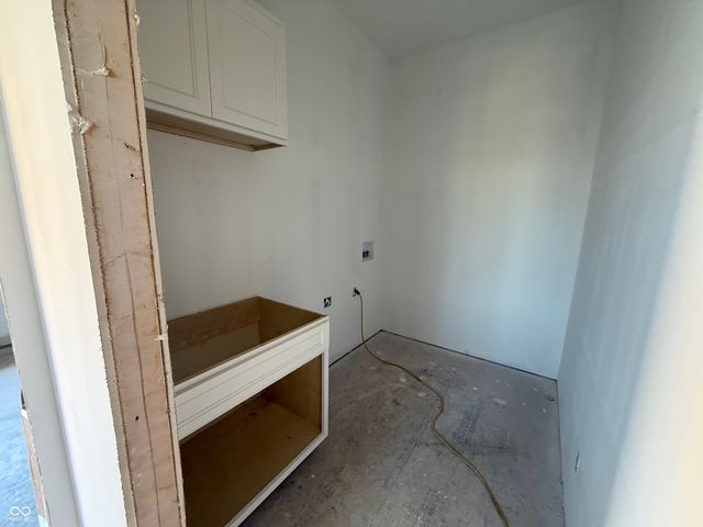 1713 Deer Creek Way, Columbus, IN 47201