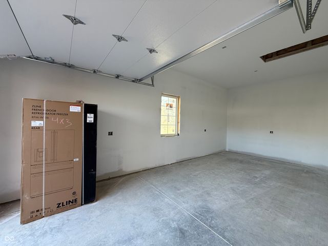 1713 Deer Creek Way, Columbus, IN 47201