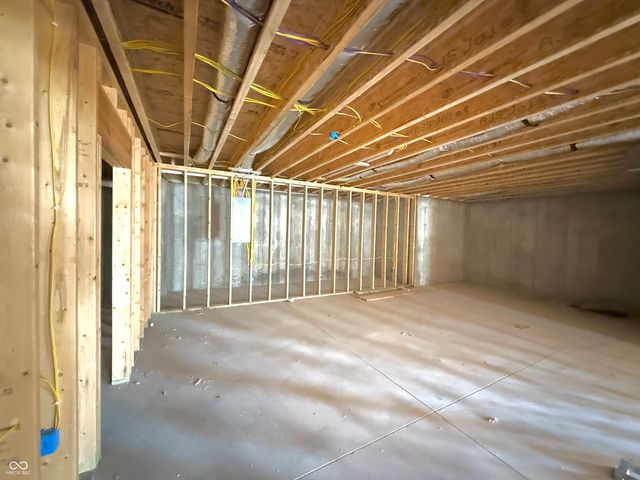 1713 Deer Creek Way, Columbus, IN 47201