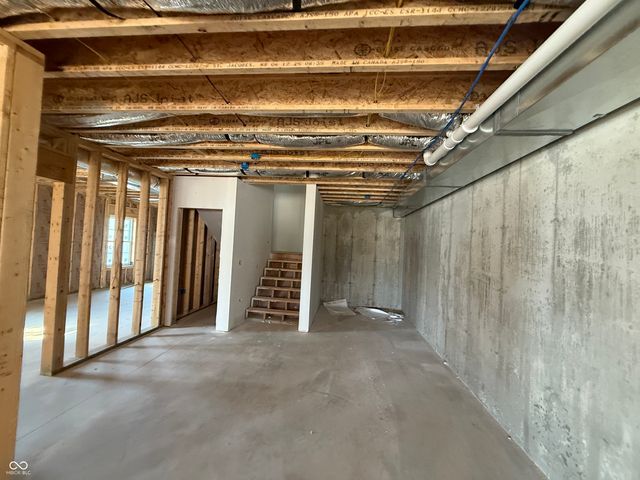 1713 Deer Creek Way, Columbus, IN 47201