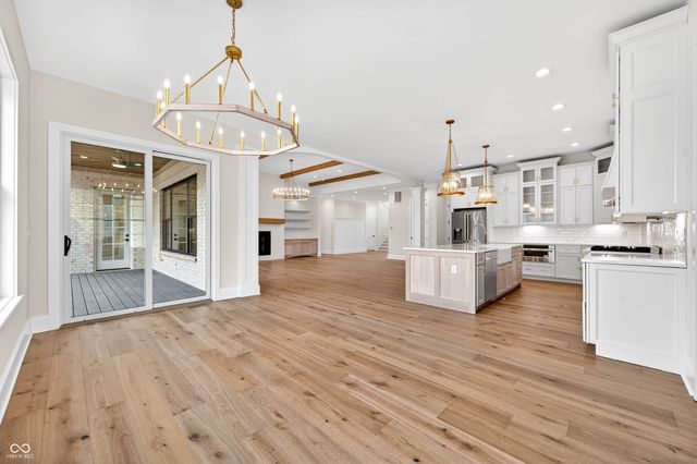 1713 Deer Creek Way, Columbus, IN 47201