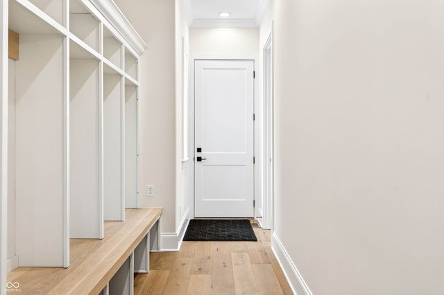 1713 Deer Creek Way, Columbus, IN 47201