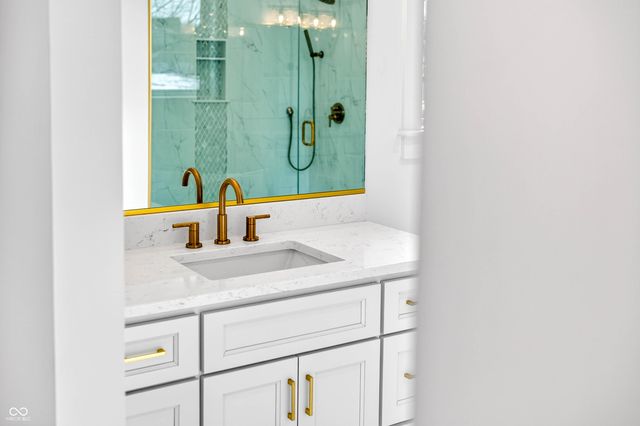 1713 Deer Creek Way, Columbus, IN 47201