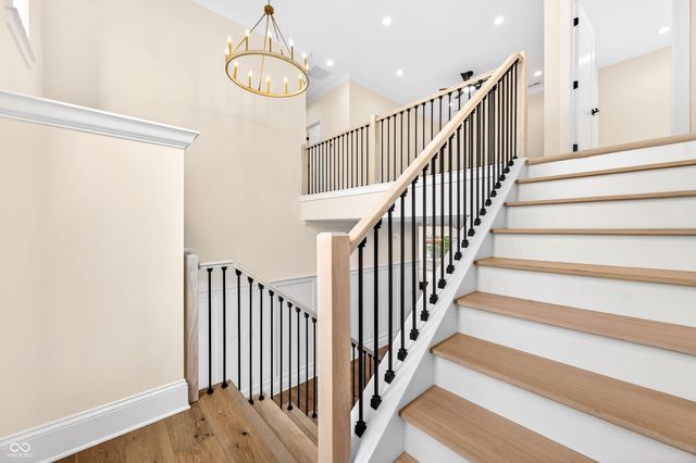 1713 Deer Creek Way, Columbus, IN 47201